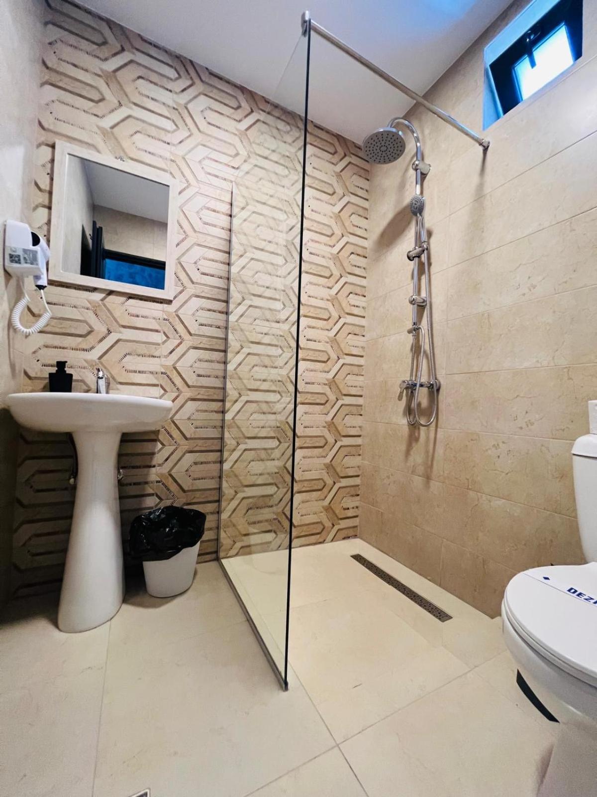 קונסטנצה Golden Star Residences מראה חיצוני תמונה